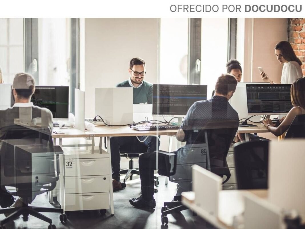 Control Horario Empresarial: DesafĂos Legales y Estrategias de Cumplimiento en la Era Digital Control Horario Empresarial Desafios Legales y Estrategias de Cumplimiento en la Era Digital