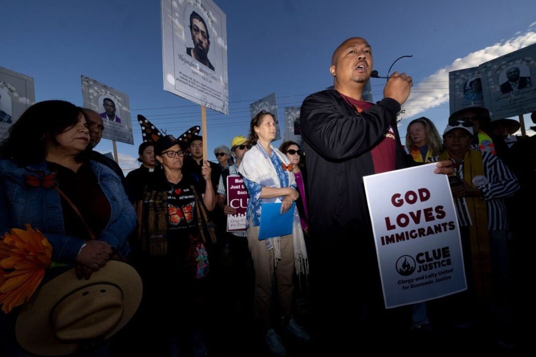 Demanda a ICE en Florida Escalada de Denuncias por Abusos en Centros de Detencion