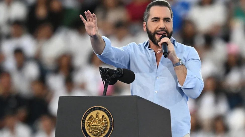 El Salvador: La Búsqueda de un ‘Tercer Mandato Presidencial’ y sus Implicaciones Regionales El Salvador La Busqueda de un Tercer Mandato Presidencial y sus Implicaciones Regionales
