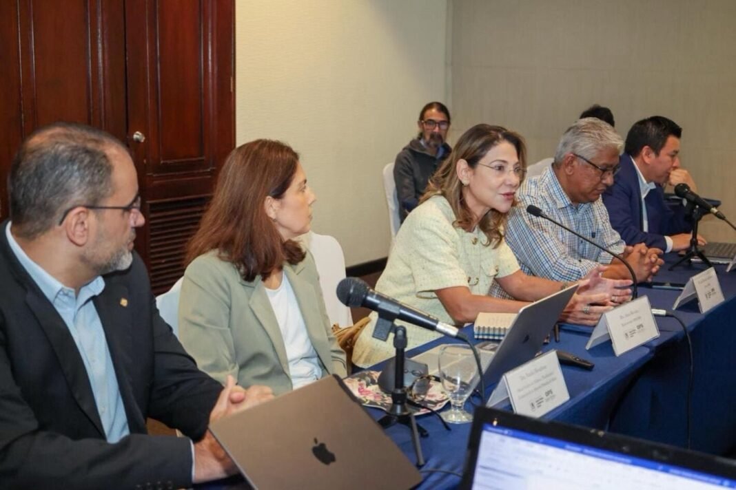 Guatemala Refuerza la Gestión Sanitaria: Un Análisis Crítico de las Capacidades Institucionales Guatemala Refuerza la Gestion Sanitaria Un Analisis Critico de las Capacidades Institucionales