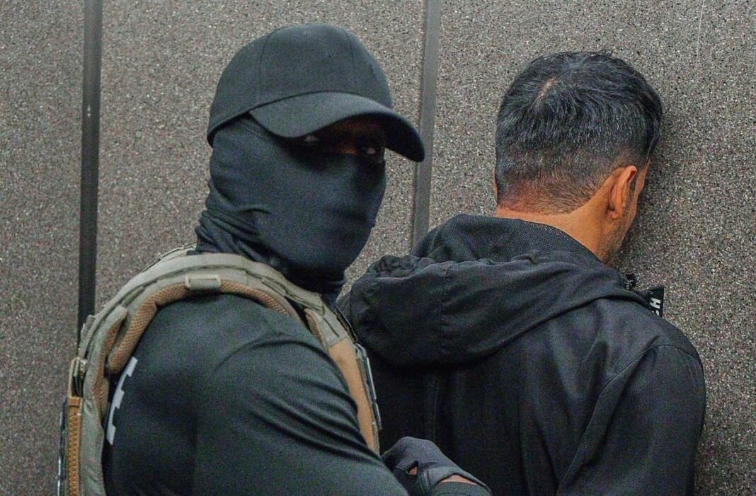 Ciberataque Masivo Expone a 41,000 Agentes del DHS, Comprometiendo la Seguridad de ICE Ciberataque Masivo Expone a 41000 Agentes del DHS Comprometiendo la Seguridad de ICE