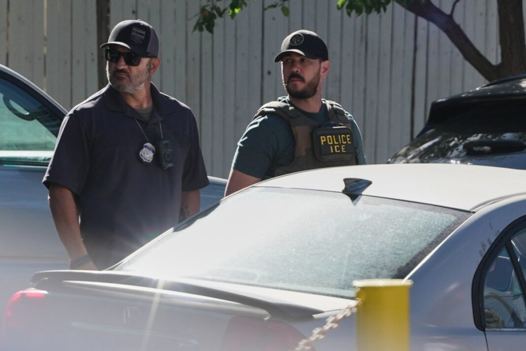 ICE bajo escrutinio: Ciudadano estadounidense agredido en Long Beach ICE bajo escrutinio Ciudadano estadounidense agredido en Long Beach