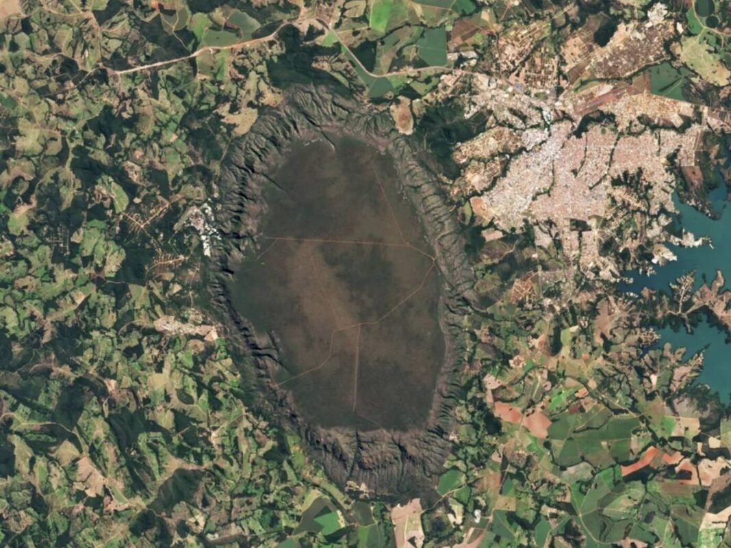 La NASA Revela Antigua ‘Esponja’ Hidrológica de Brasil: Un Legado Geológico de 600 Millones de Años La NASA Revela Antigua Esponja Hidrologica de Brasil Un Legado Geologico de 600 Millones de Anos