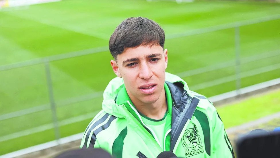 Golpe al Tri: Bajas Inesperadas y la Crisis de la Selección Mexicana Golpe al Tri Bajas Inesperadas y la Crisis de la Seleccion Mexicana