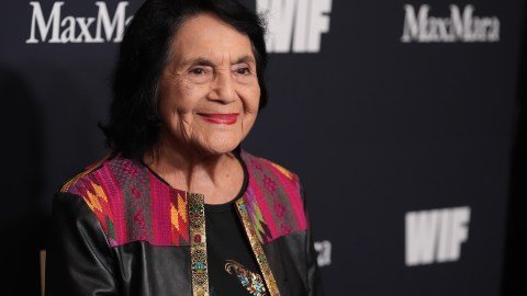 Dolores Huerta: Fallece la ‘Madre’ de los Derechos Civiles Latinos, Un Legado de Lucha y Revelaciones Dolores Huerta Fallece la Madre de los Derechos Civiles Latinos Un Legado de Lucha y Revelaciones