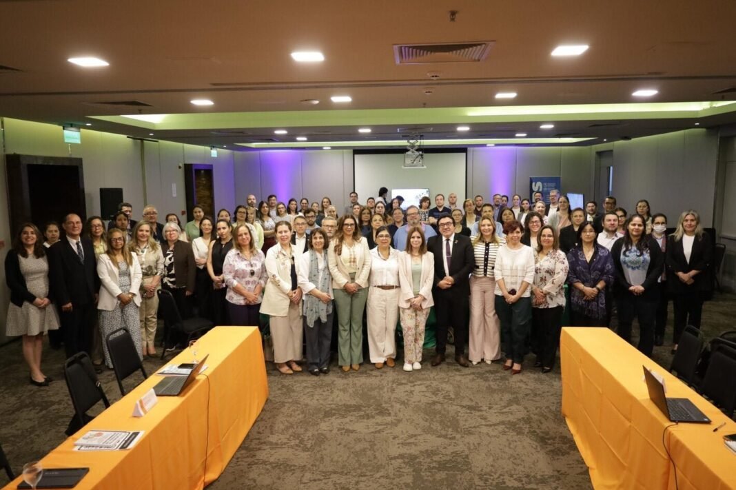 Paraguay Impulsa la Modernización Sanitaria: Un Manual Estratégico para Redes Integradas de Salud Paraguay Impulsa la Modernizacion Sanitaria Un Manual Estrategico para Redes Integradas de Salud